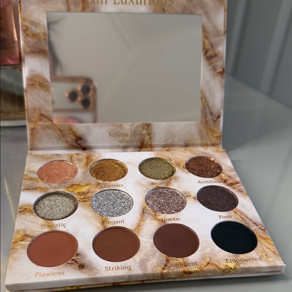 Adriana Nichole I am luxurious Palette